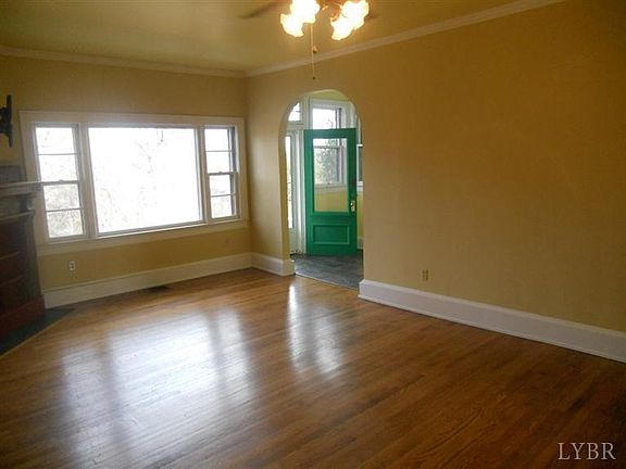 5th image of 802 Campbell Ave