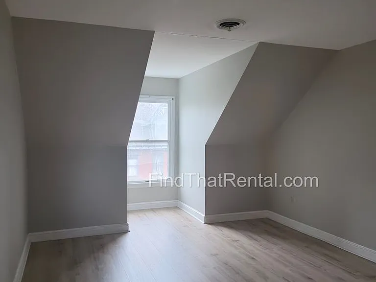 34 S Hanover St — Photo 32