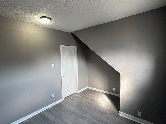 4th image of 2747 Shelby St