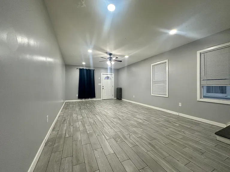 124 Willow St — Photo 4