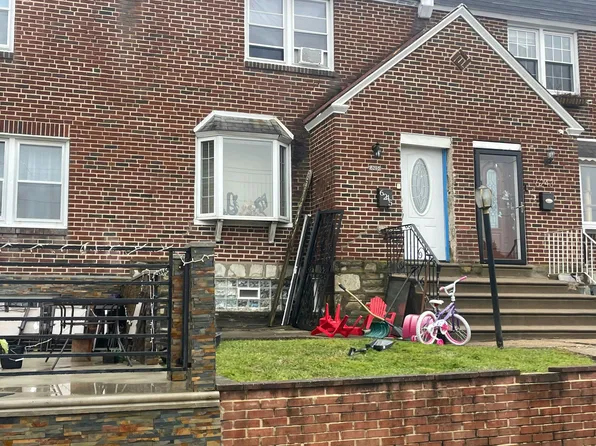 6245 Langdon St, Philadelphia, PA 19111