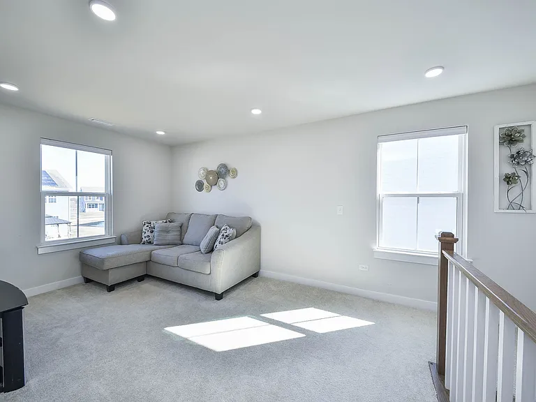 328 Carole St — Photo 10