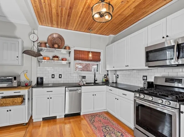 62 Beacon St #2, Chelsea, MA 02150