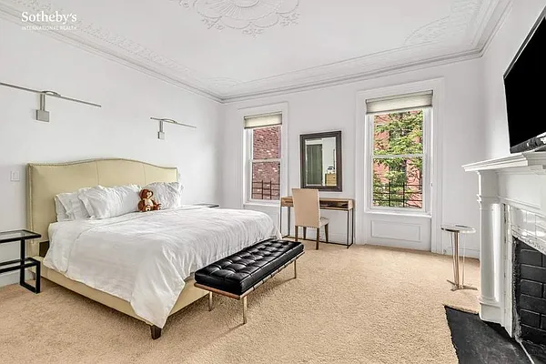 Rented by Sotheby's International Realty | media 12