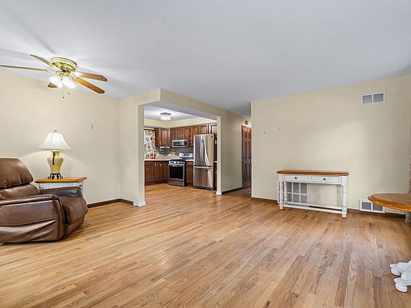 5th image of 21545 Highview St