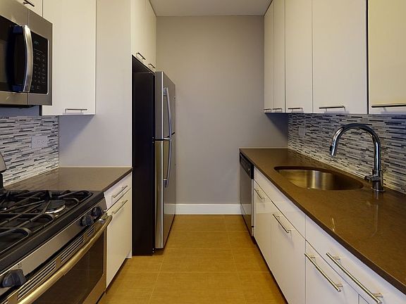 3rd image of 175 E 96th St #25NO