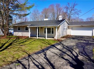 8284 Cedar Rd, Chesterland, OH 44026