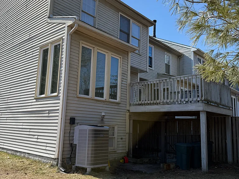 Southfield Dr — Photo 18