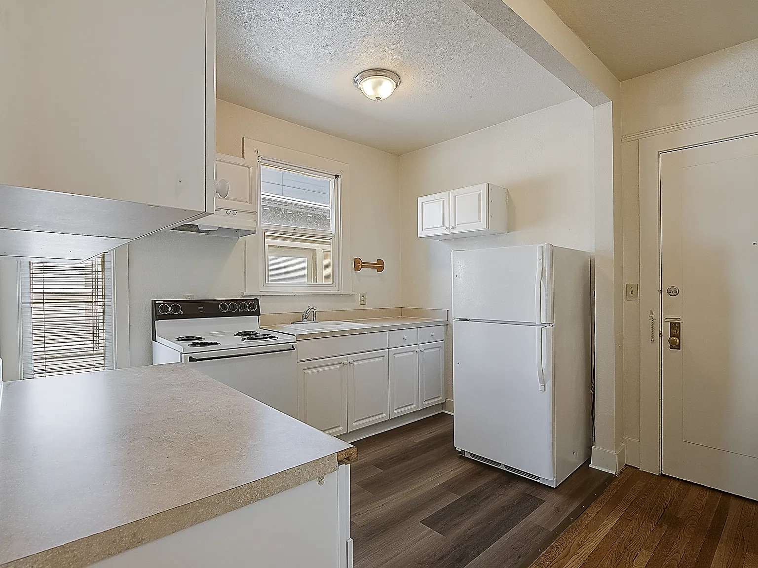UW 4707 Brooklyn Ave NE - B (Apt3) — Photo 3