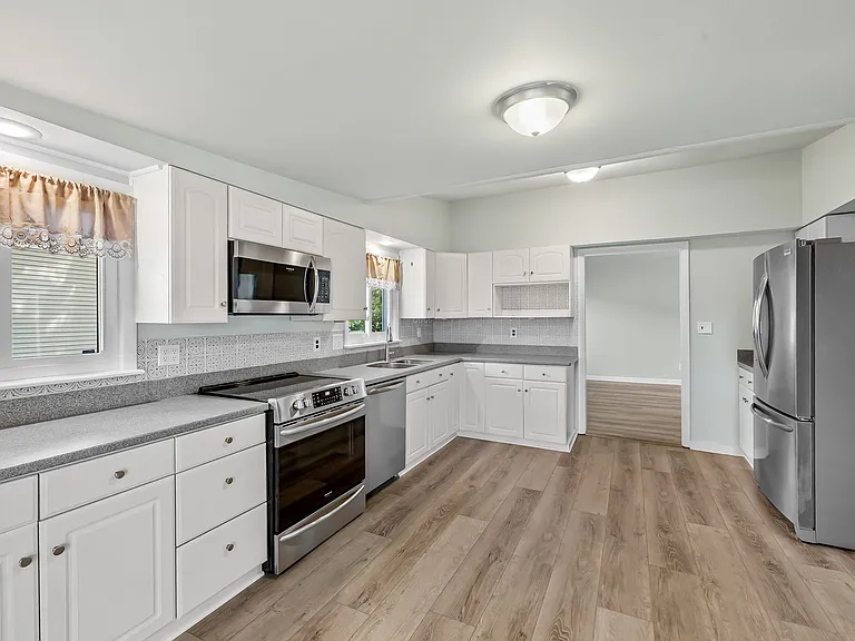 530 Highland Dr — Photo 13