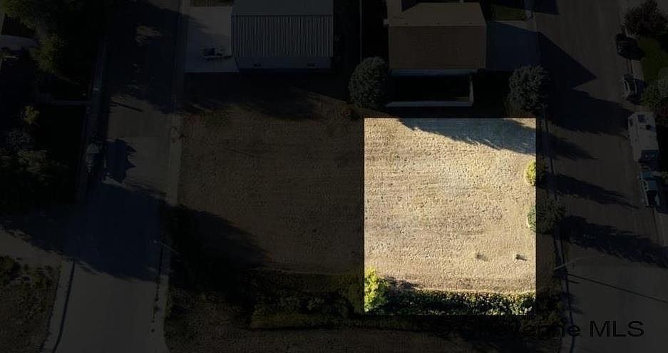 2nd image of 20th St