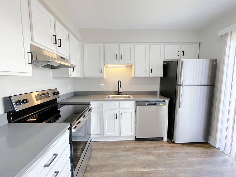 1st image of 9512 W 87th St #9504B