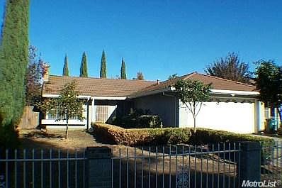1st image of 2417 Arden Ln