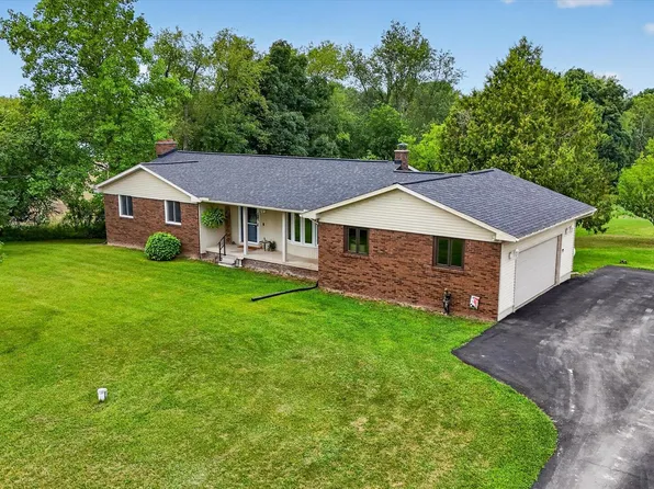 6895 Stow Rd, Fowlerville, MI 48836
