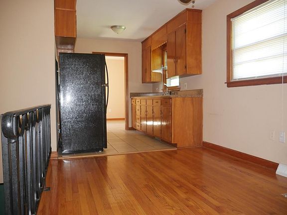 3rd image of 5410 Mayfield St