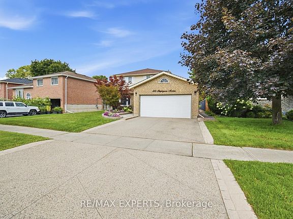 3rd image of 444 Maplegrove Ave