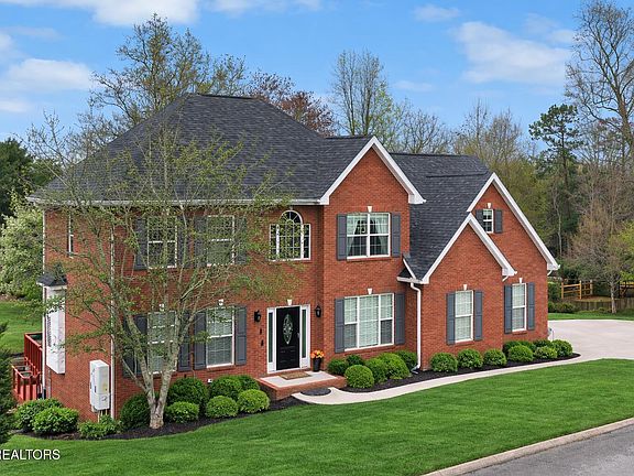 3rd image of 268 Windstone Blvd