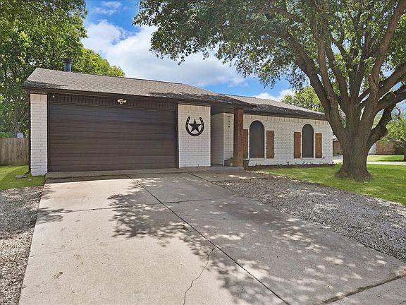 3rd image of 7313 Lee Dr