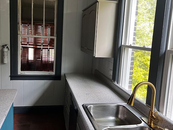 3rd image of 12601 S Honore St Unit 2