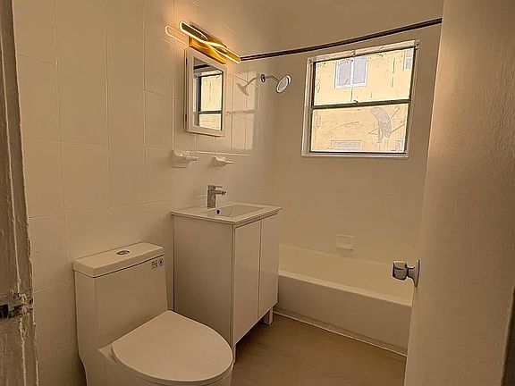 5th image of 120 NE 56th St #2
