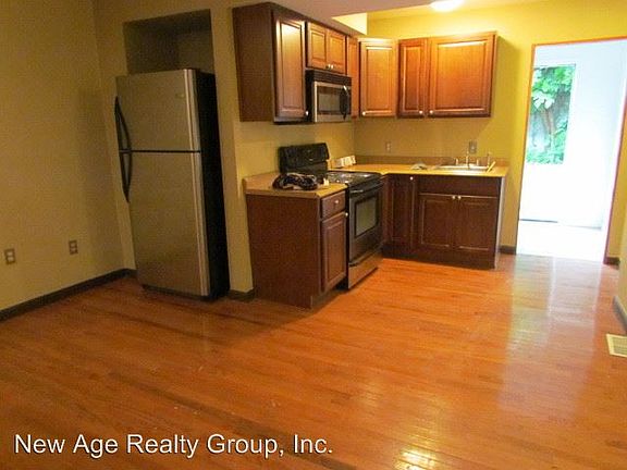 4th image of 1348 S Melville St