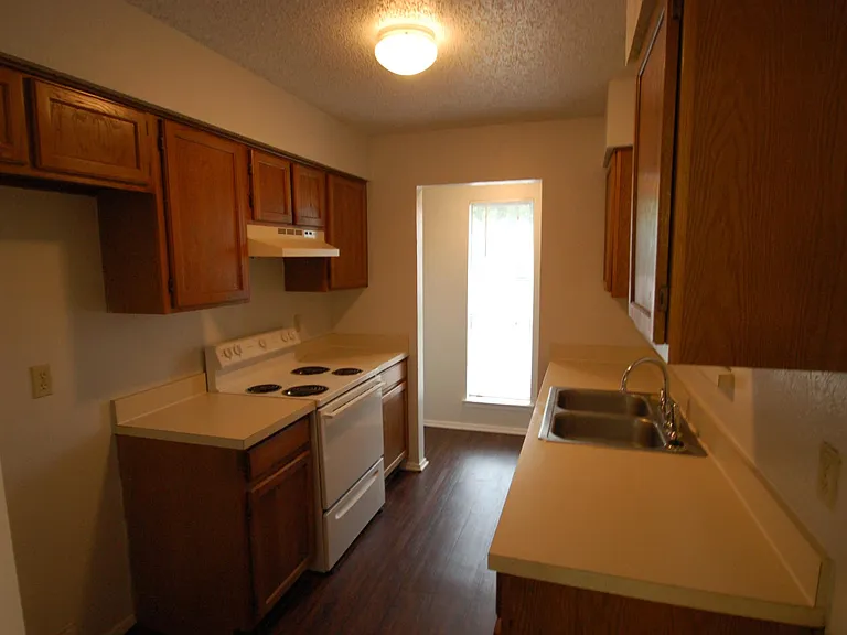 608 Lillard Rd #B — Photo 3