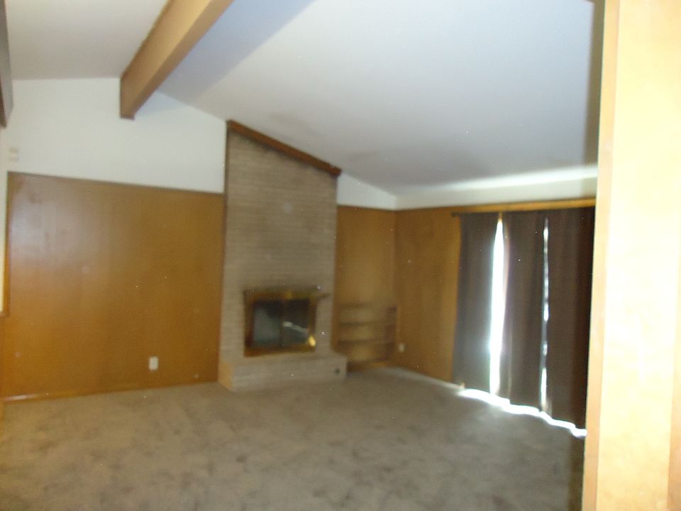 2nd image of 1646 S 109th Ave E