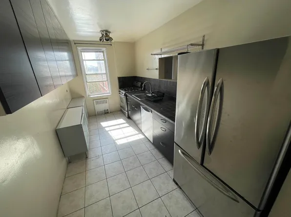 84-55 Daniels Street image 5 of 12