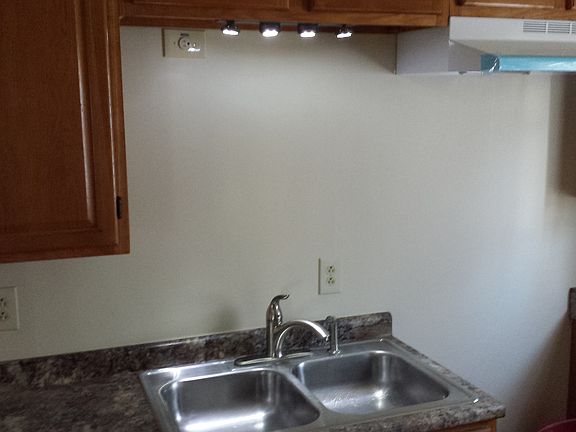 4th image of 9531 Trescott Ave