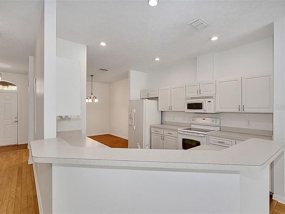 4th image of 12506 Cavalier Ct