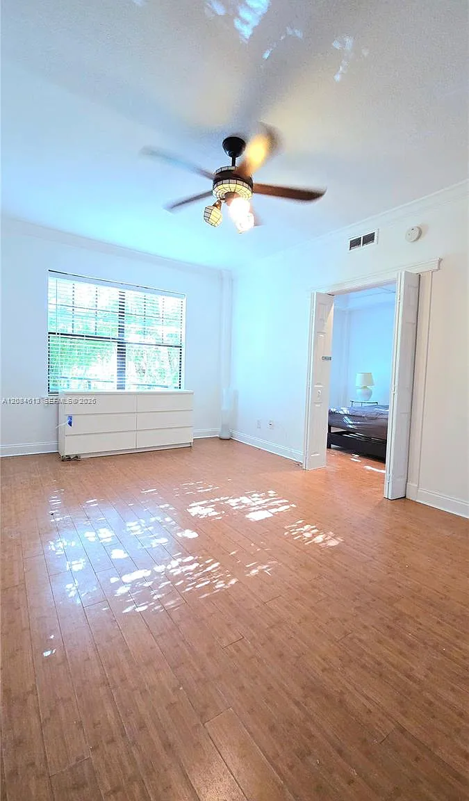 Venetian Manor Condo — Photo 2