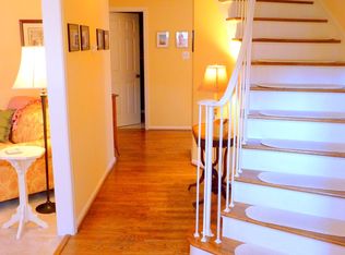 6025 Queenston St, Springfield, VA 22152