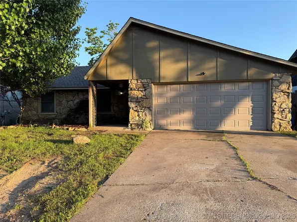 211 E Waco Pl, Broken Arrow, OK 74011