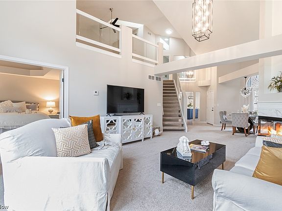 2nd image of 113 S Bayshore Dr #3