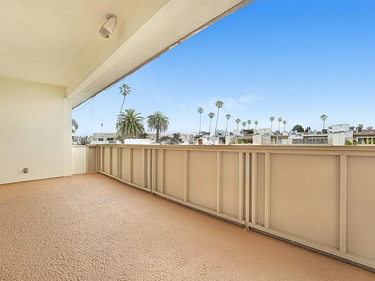 1002 12th St in Santa Monica - North of Wilshire Blvd! — Photo 11