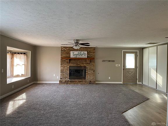 2nd image of 4869 Thoreau Ave