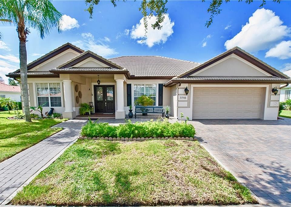Home For Sale In Hunters Creek
