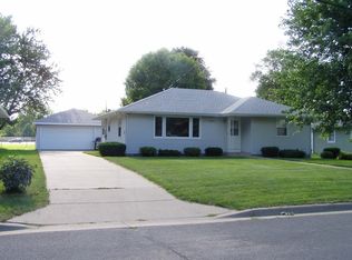 20665 Hughes Ave, Lakeville, MN 55044