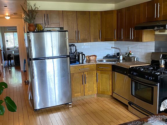 3rd image of 354 Onderdonk Ave APT 2B