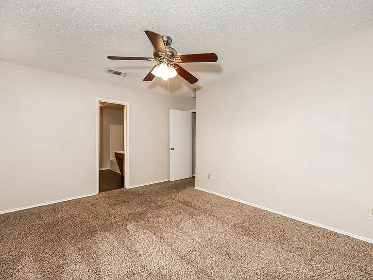 7320 Laurelhill Ct S — Photo 11