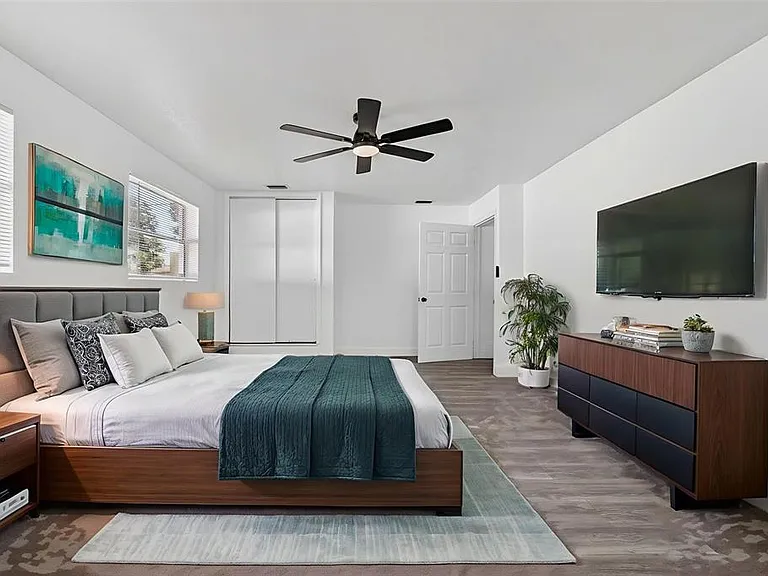 3034 Touraine Ave — Photo 43