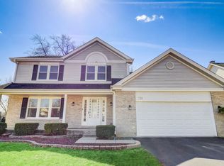 331 Sutcliffe Cir, Vernon Hills, IL 60061