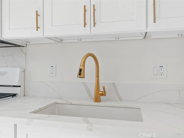 3926 Acacia St — Photo 21