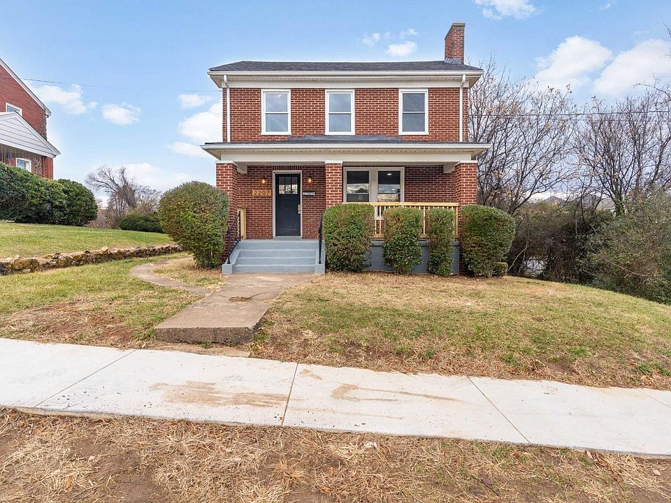 1st image of 2207 Park Pl
