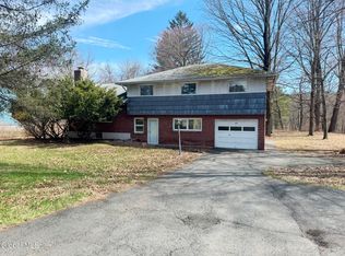 32 Troy Road, East Greenbush, NY 12061