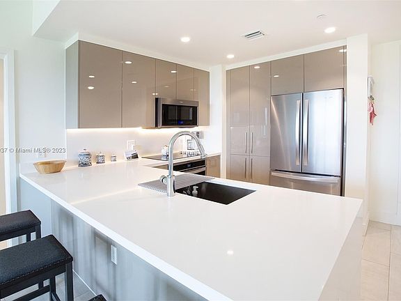 4th image of 2000 Metropica Way #407