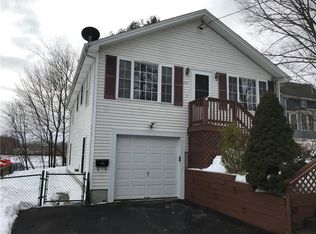 206 Chapel St, Woonsocket, RI 02895