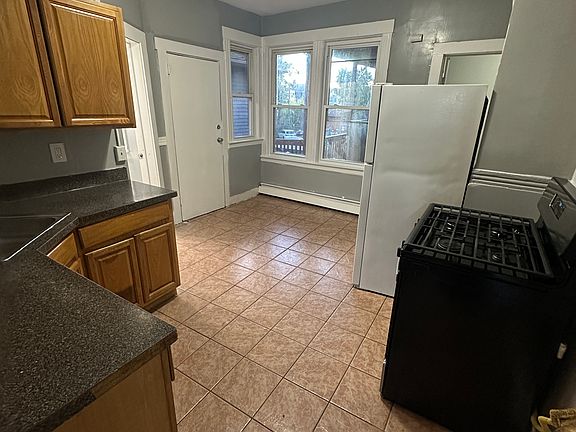 2nd image of 605 Wethersfield Ave APT 2S