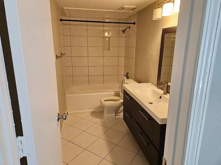 1467 Meadowood Village Dr — Photo 11