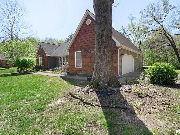 4th image of 409 Arbor Dr
